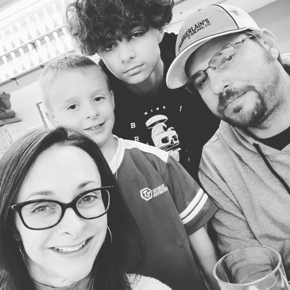 Meet your Posher, Katie - Picture 2 of 2